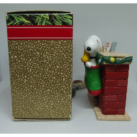 Hallmark Keepsake Ornament 1991 Snoopy Fireplace Magic Flickering Light untested - Picture 4 of 9